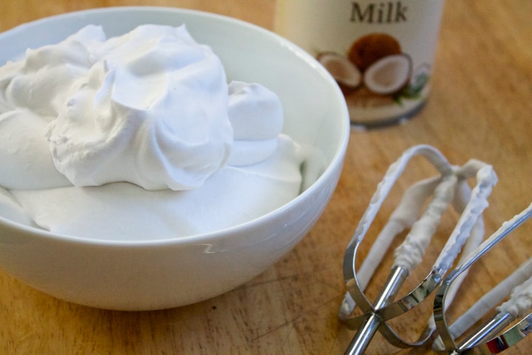 Dairy-Free-Coconut-Whipped-Cream | The Foodie Dietitian @karalydon