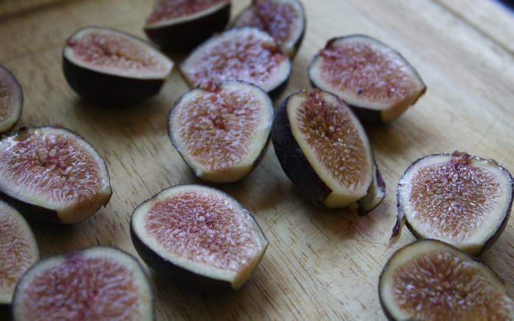 Chia Pudding with Maple-Roasted Figs & Toasted Walnuts | The Foodie Dietitian @karalydon