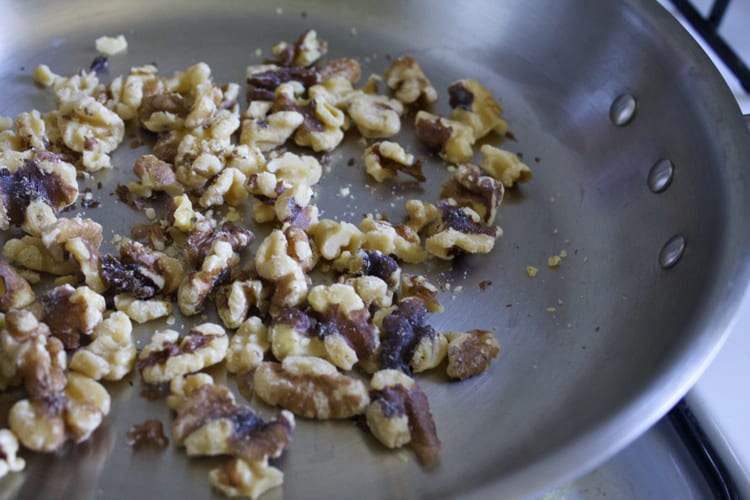 Chia Pudding with Maple-Roasted Figs & Toasted Walnuts | The Foodie Dietitian @karalydon