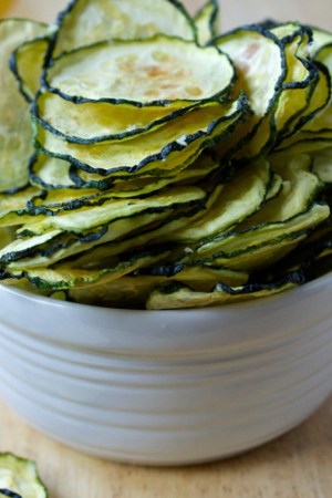 Parmesan Zucchini Chips | The Foodie Dietitian @karalydon