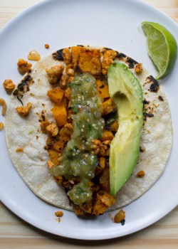 Vegan Butternut Squash Tacos | The Foodie Dietitian @karalydon