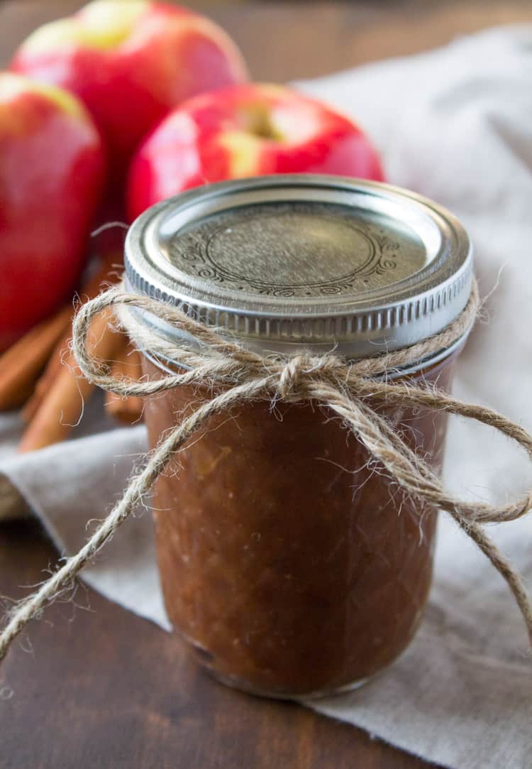 Best DIY foodie gift on vacation!  Ambrosia Apple Butter |  @TheFoodieDietitian