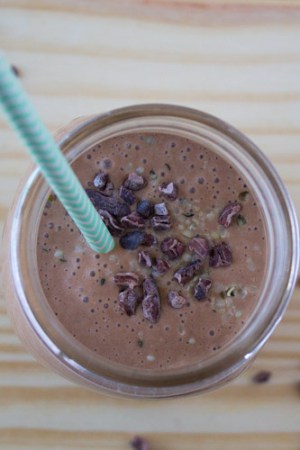 Chocolate Peanut Butter Oatmeal Smoothie | @TheFoodieDietitian