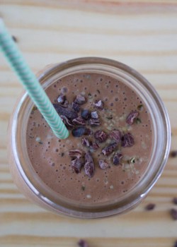 Chocolate Peanut Butter Smoothie | @TheFoodieDietitian