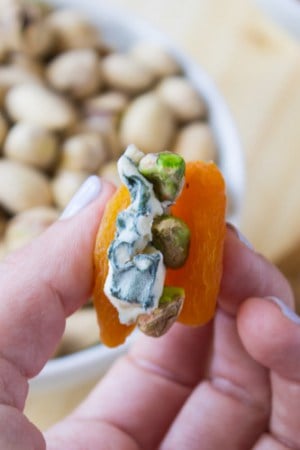 Sweet and Salty Pistachio Snack with Blue Cheese and Turkish Apricots | @TheFoodieDietitian
