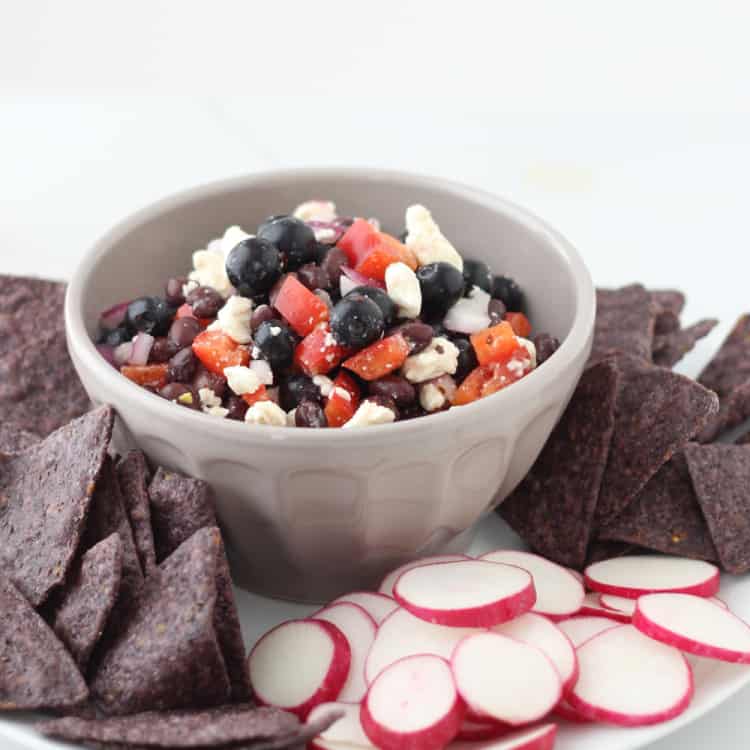 Red White and Blue Salsa via @memeinge | karalydon.com/blog @karalydon