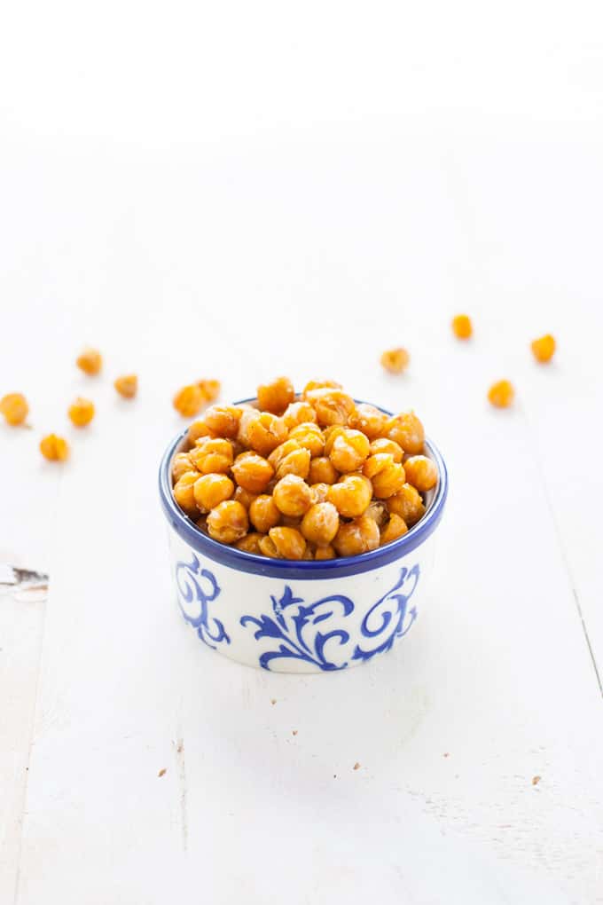 Crispy, savory and totally (warning!) addicting, these truffle roasted chickpeas are the perfect snack for the afternoon snack attack! 