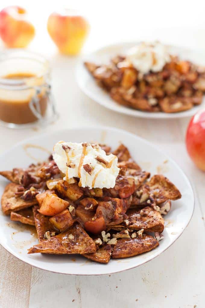 Nachos just reached a new level. These vegan apple pie nachos are a healthier (and tastier!) spin on traditional apple pie. Wow your holiday guests with a fun, innovative dessert. 