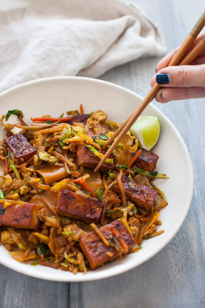 Who needs Thai takeout when you can make your own dish in the same amount of time? This Vegetarian Pad See Ew dish is the perfect recipe for an easy weeknight dinner. 