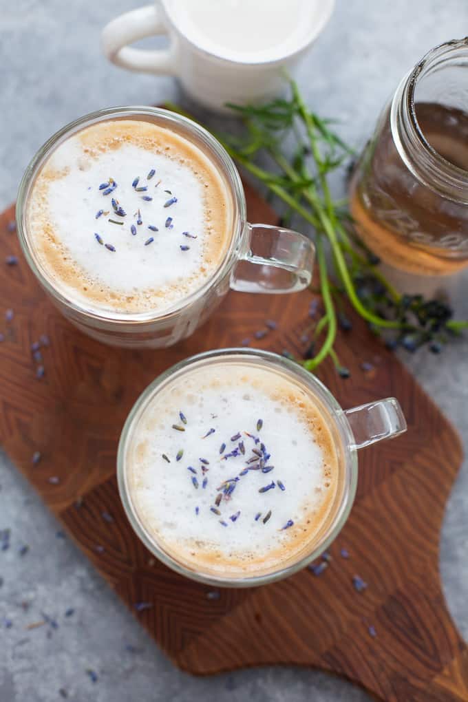 Gemütliche Lavendel-Latte