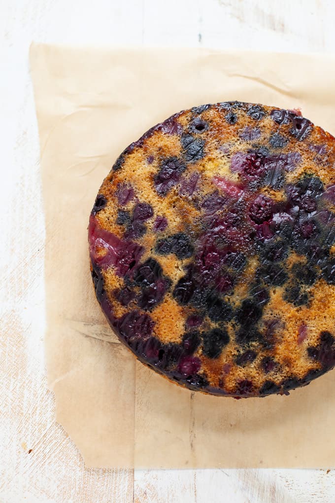 Vegan Berry Upside Down Cake #dairyfree